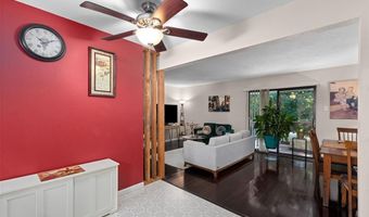 2376 Hiddengarden Ct, Ballwin, MO 63021