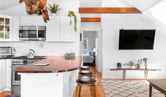 3 Carroll Ave, Newport, RI 02840
