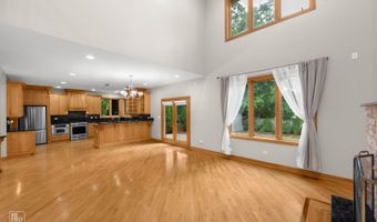 1017 E Red Oak St, Addison, IL 60101