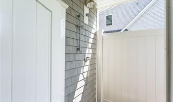 100 Algonquin Rd 5, Narragansett, RI 02882