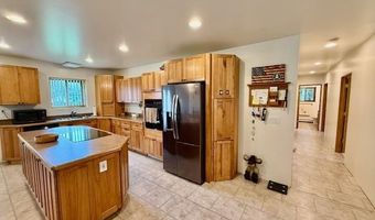 7428 Hough Rd, Almont, MI 48003