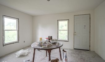 2213 Noble St, Anderson, IN 46016