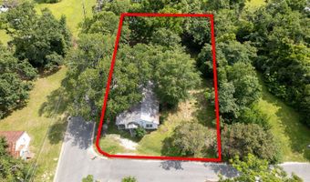 199 Anthony/Oak Sts, Baxley, GA 31513