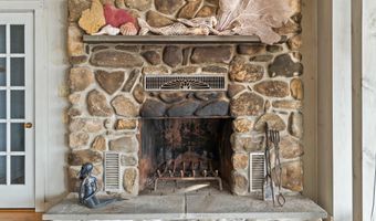 81 Nubble Rd, York, ME 03909