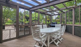 40484 Sunset Dr N, Antioch, IL 60002