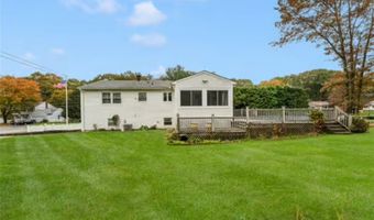 22 Glenwood Dr, Coventry, RI 02816