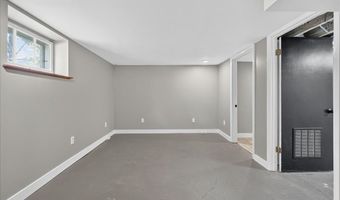 8025 McGee St, Affton, MO 63123