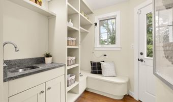 811 26TH Pl S, Arlington, VA 22202