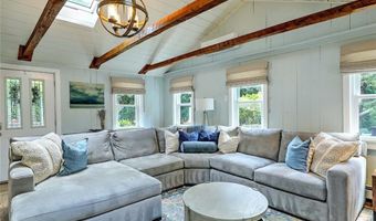 63 Pendar Rd, North Kingstown, RI 02852