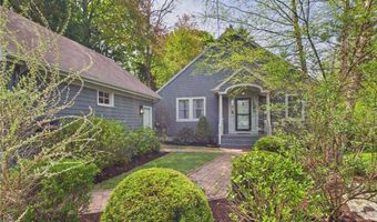 30 Forest Rd W, Bristol, RI 02809