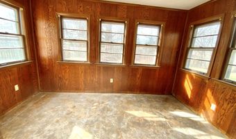 304 Plymouth St, Athens, WV 24712