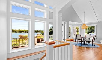 115 Beavertail Rd, Jamestown, RI 02835