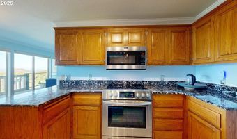 1303 MOORE St 102, Brookings, OR 97415