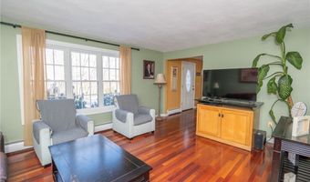 4 Country View Dr, Coventry, RI 02816