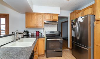 416 Jeffrey Ln, Ames, IA 50014