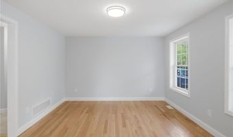 14 Elaine Dr, Hopkinton, RI 02833
