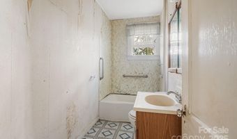 49 Willow Creek Dr, Asheville, NC 28803