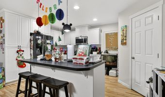 10535 SW CRESTWOOD Dr, Beaverton, OR 97008