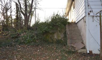 28 N. Third St, Albion, IL 62806