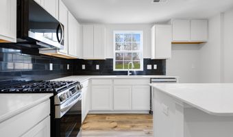 22 D Regent St, Camden, SC 29020