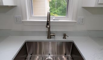 7 St Andrews Dr, Bedford, NH 03110