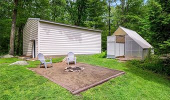 210 Keach Pond Dr, Glocester, RI 02814