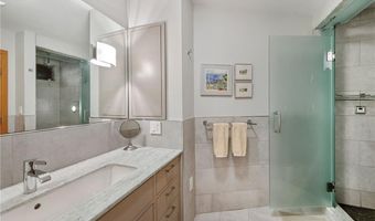 345 Thames St 407 N, Bristol, RI 02809