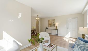 220 N THOMAS St 220-1, Arlington, VA 22203