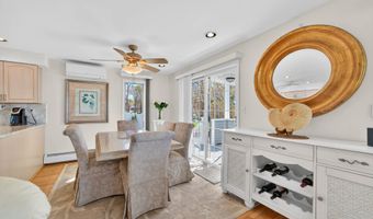 338 Shore Dr, Branford, CT 06405