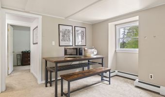 14 Lakeshore Dr, Belgrade, ME 04918