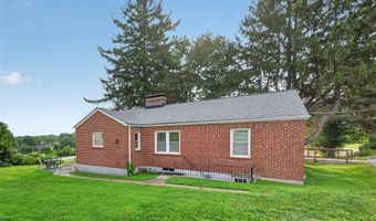 105 N Elm St, Ballwin, MO 63011