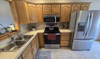 511 Clearwater Cir, Beatrice, NE 68310