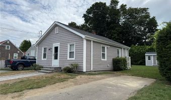 53 Center Ave, Middletown, RI 02842