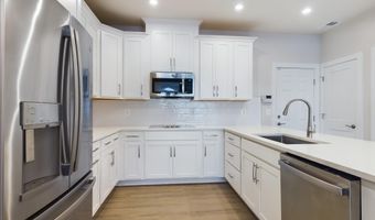 43801 MIDDLEWAY Ter, Ashburn, VA 20147