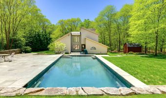 28 Pepperidge Ln, Amagansett, NY 11930
