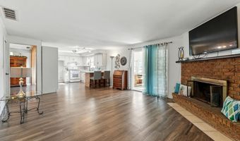 704 S Dewey St, Auburn, IN 46706