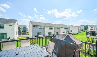 31 Valiant Ct, Middletown, NJ 07748