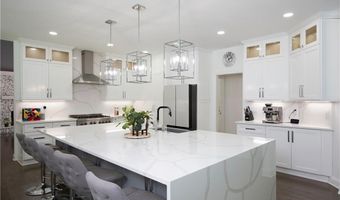 265 Oakhurst Leaf Dr, Alpharetta, GA 30004
