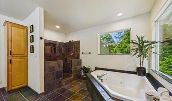 186 Lindholm Ln, Arcata, CA 95521