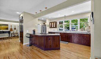1011 Canyon Park Dr, Ashland, OR 97520