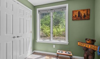 53 Ammonoosuc Dr, Bartlett, NH 03812