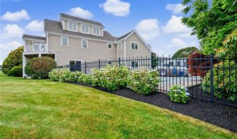 20 Roxbury Rd, Narragansett, RI 02882