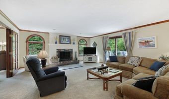 450 Eldridge Rd, Aurora, OH 44202