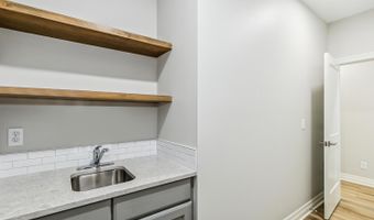 209 W Pepper Tree Rd, Andover, KS 67002