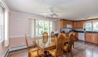 3 Ostend St, Johnston, RI 02919