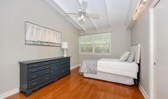 8675 W Fairway Dr, Baton Rouge, LA 70809