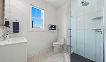 27 THIRD St, Beach Haven, NJ 08008