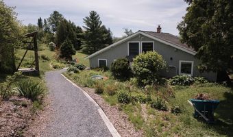 2113 Max Gray Rd, Calais, VT 05667