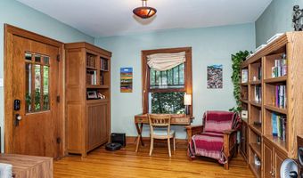 920 Clark Ave, Ames, IA 50010