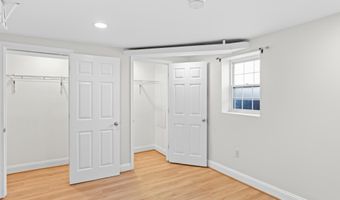 2100 27TH St S, Arlington, VA 22206